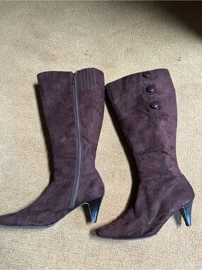 Brown Suede Mid-Heel Women's Knee Boots
